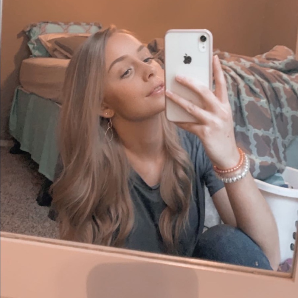 Meet your Posher, Shelbi